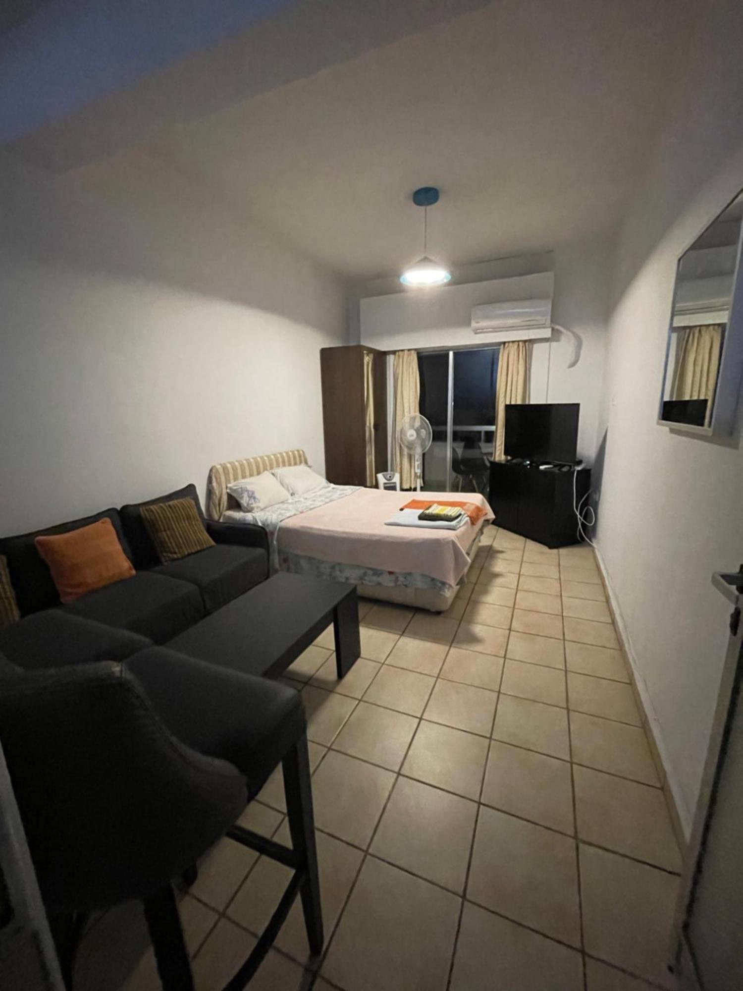 Studio Apartment Lárnaka Kültér fotó